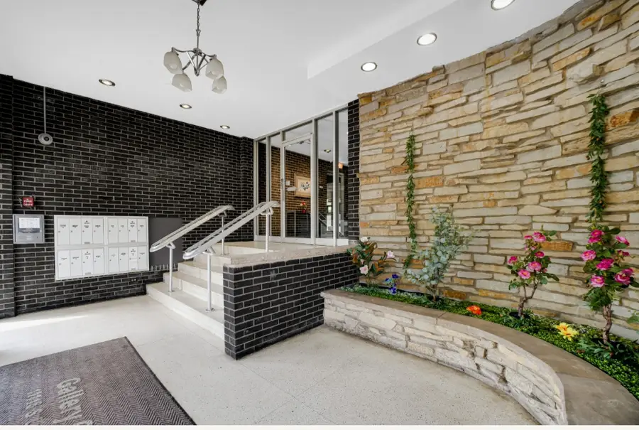 11116 S Longwood Drive #202, Chicago, IL 60643 - #3