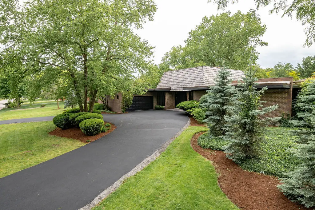 8100 S Park Avenue, Burr Ridge, IL 60527 - #1