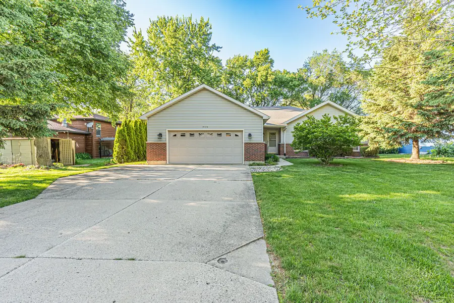 4176 Kenwood Avenue, Gurnee, IL 60031 - #2
