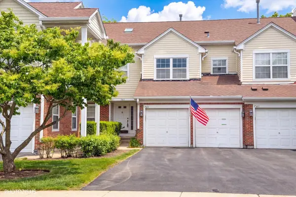 763 Grosse Pointe Circle, Vernon Hills, IL 60061