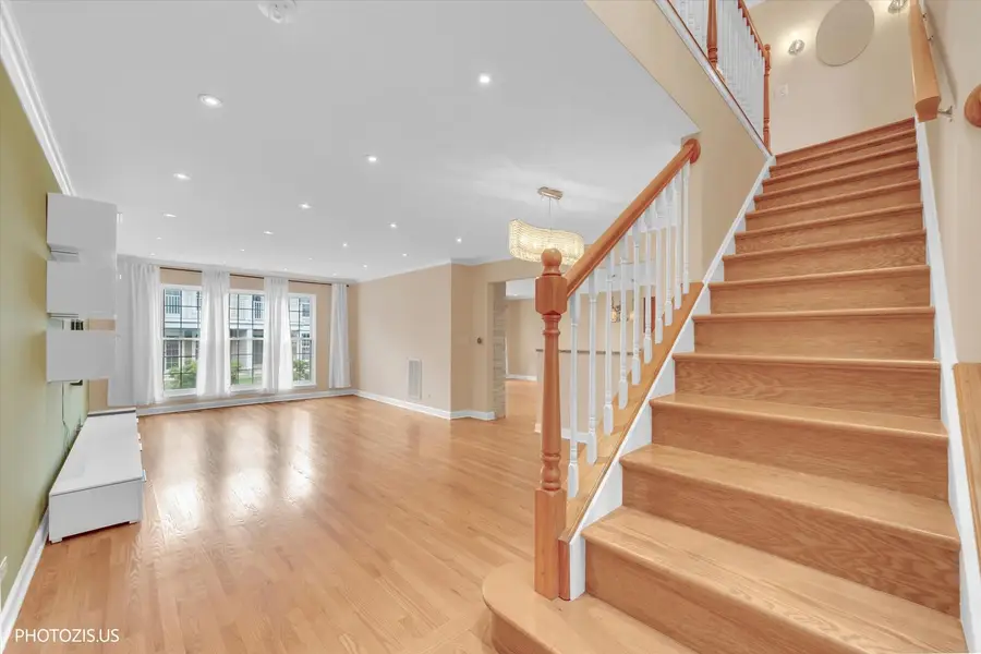 763 Grosse Pointe Circle, Vernon Hills, IL 60061 - #3
