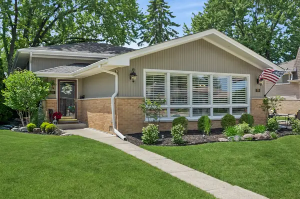 576 Bedford Lane, Des Plaines, IL 60016