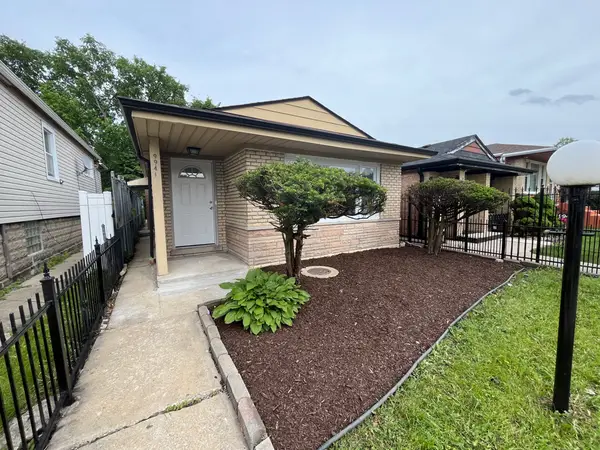 9941 S La Salle Street, Chicago, IL 60628