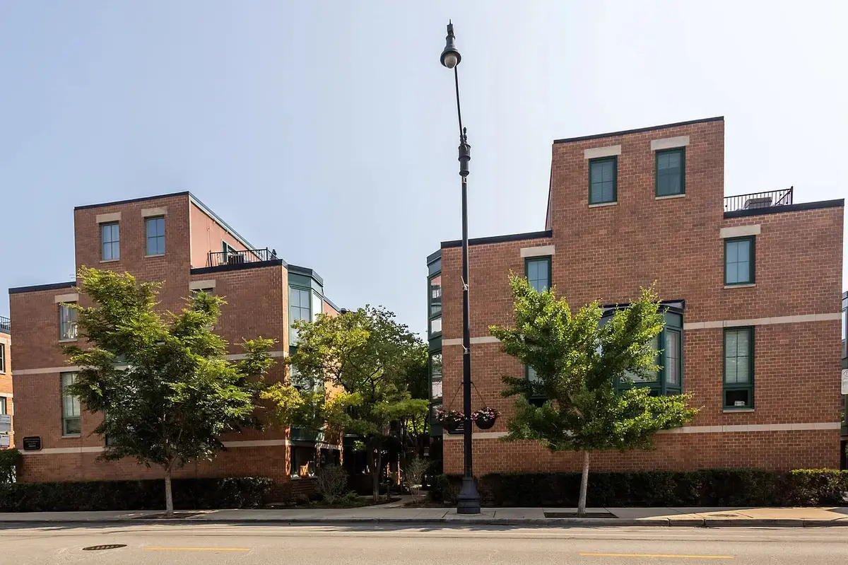 2707 N Lincoln Avenue #R, Chicago, IL 60614 - #1