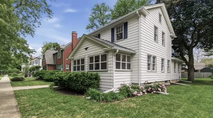 216 S Commonwealth Avenue, Aurora, IL 60506 - #2