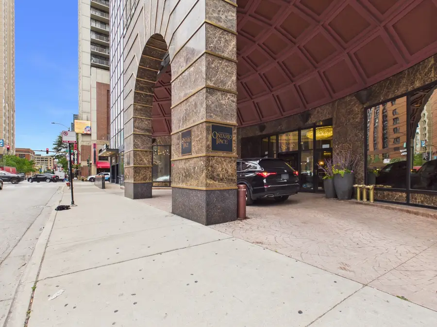 10 E Ontario Street #4207, Chicago, IL 60611 - #3