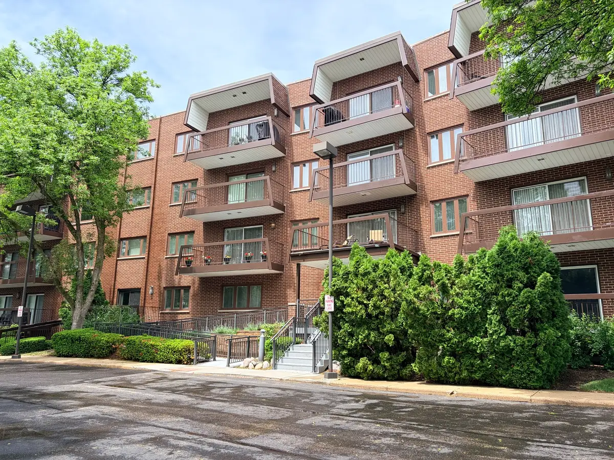 300 E Dundee Road #102A, Buffalo Grove, IL 60089 - #1