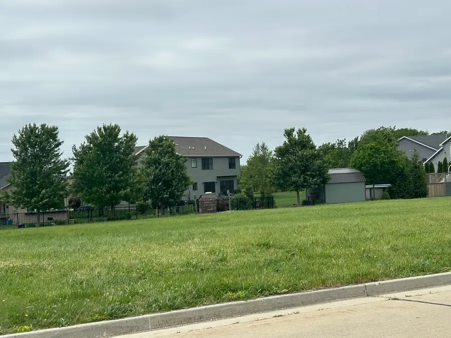 102 Blue Bird Court, Hudson, IL 61748 - #3