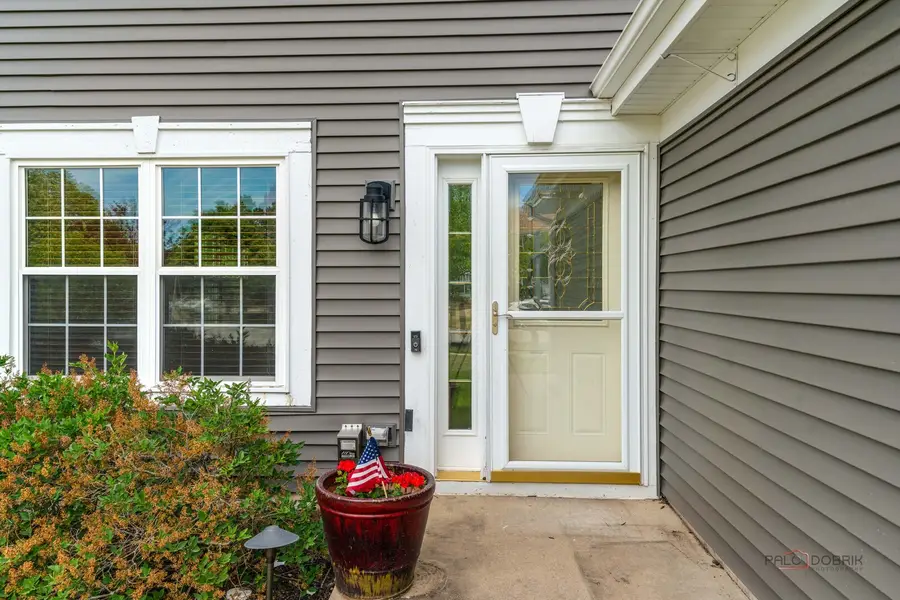 421 Rosewood Crossing, Lindenhurst, IL 60046 - #2