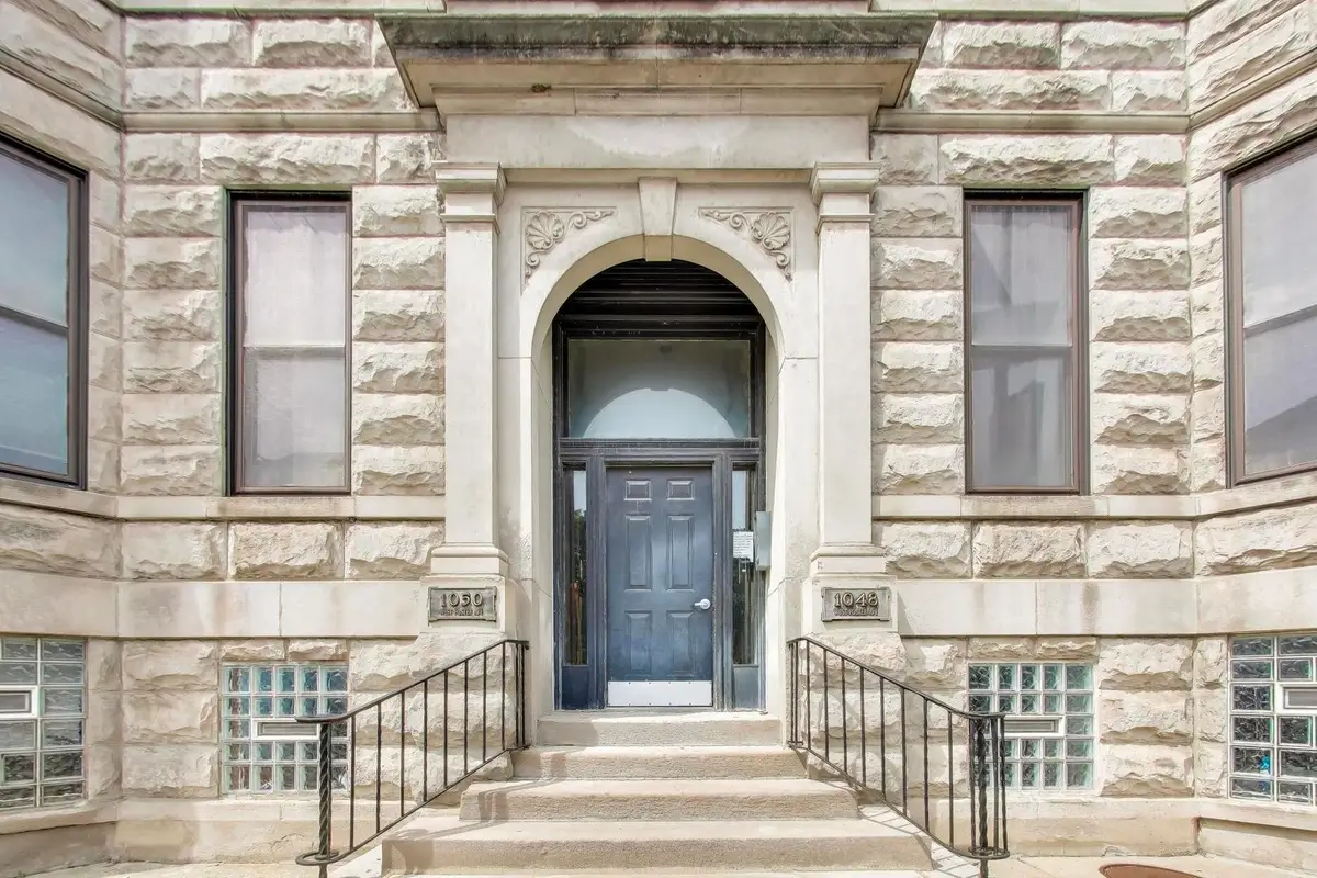 1050 W Foster Avenue, Chicago, IL 60640 - #1