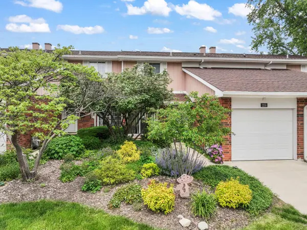 1253 Reading Court, Wheaton, IL 60189