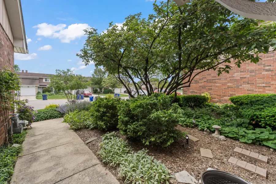 1253 Reading Court, Wheaton, IL 60189 - #2