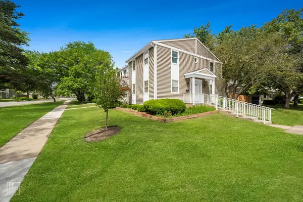 1914 Flintshire Drive #1914, Schaumburg, IL 60194