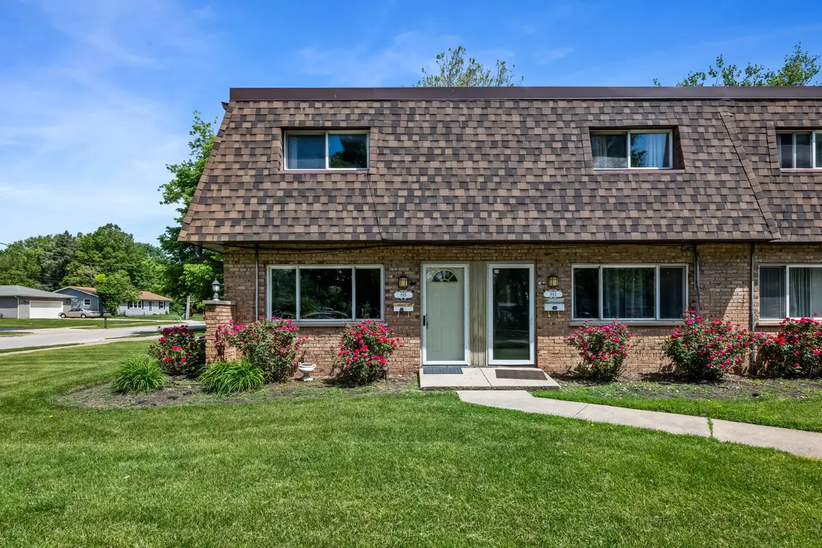 895 Richard Street, Aurora, IL 60506 - #1