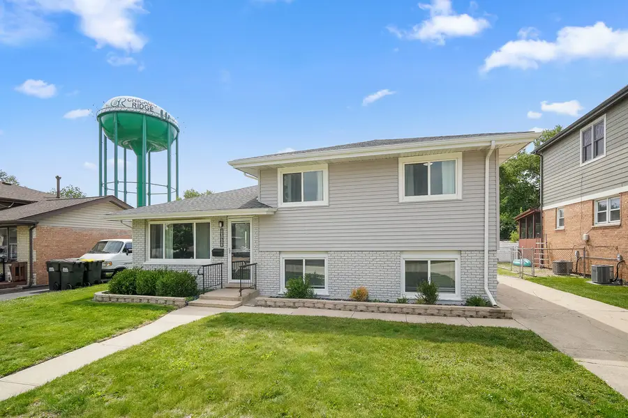 10403 Barnard Drive, Chicago Ridge, IL 60415 - #2
