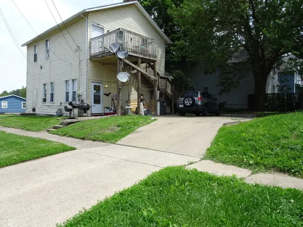 827-829 W 15th Street, Davenport, IA 52804