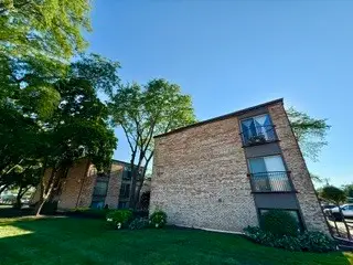 1930 Cherry Lane #122, Northbrook, IL 60062