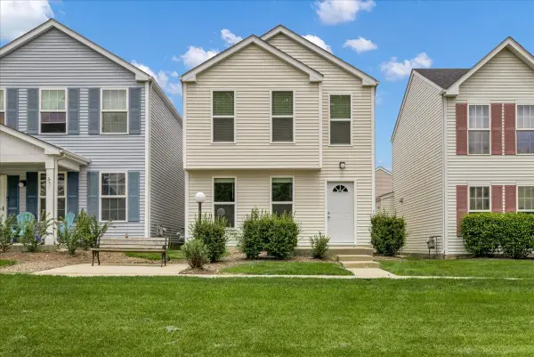 943 Four Seasons Boulevard #943, Aurora, IL 60504