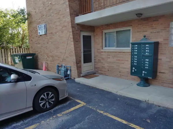 16 N Garfield Street #2A, Lombard, IL 60148