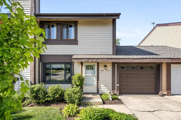 30W056 Buckthorn Court, Warrenville, IL 60555