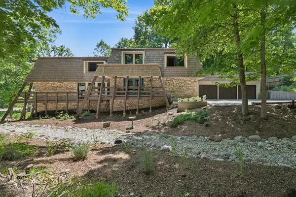 32433 N Forest Drive, Grayslake, IL 60030