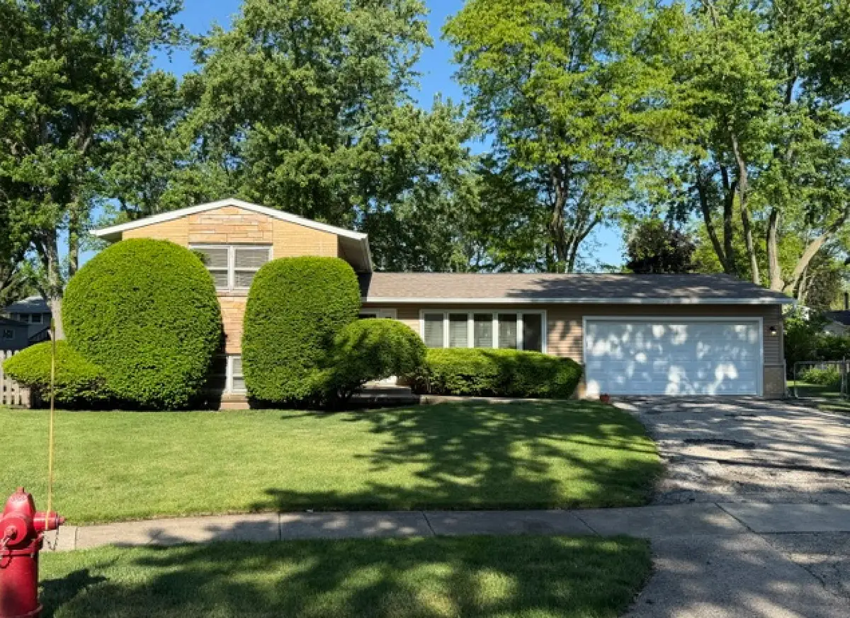 5 Mohawk Court, Buffalo Grove, IL 60089 - #1