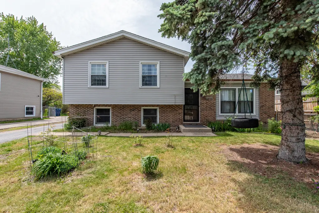 3332 N Lewis Avenue, Waukegan, IL 60087 - #1
