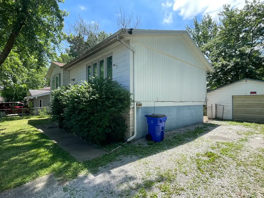3265 Robin Drive, Decatur, IL 62526 - #2