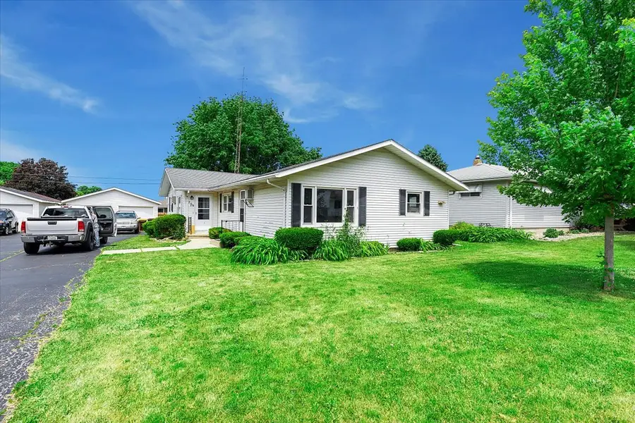 709 W Mckinley Street, Harvard, IL 60033 - #2