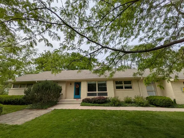 521 College Terrace, DeKalb, IL 60115