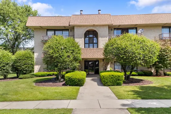 7428 W 153rd Street #1W, Orland Park, IL 60462