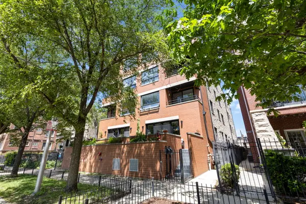 934 W Cuyler Avenue #4B, Chicago, IL 60613
