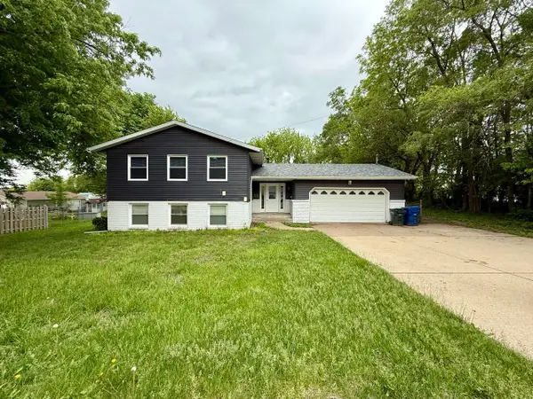 2336 W 49th Street, Davenport, IA 52806