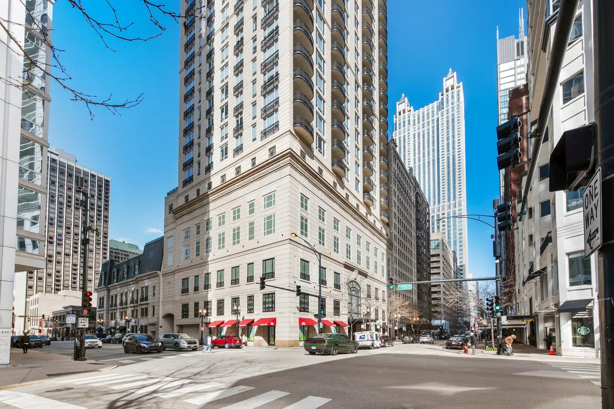 10 E Delaware Place #25B, Chicago, IL 60611 - #1