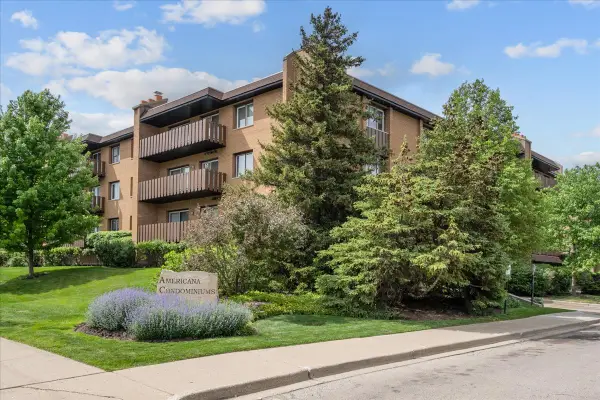 1795 Lake Cook Road #107, Highland Park, IL 60035