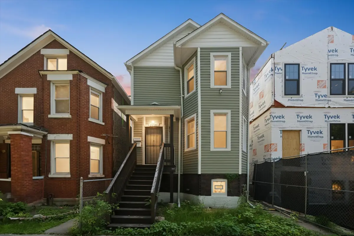 8739 S Colfax Avenue, Chicago, IL 60617 - #1