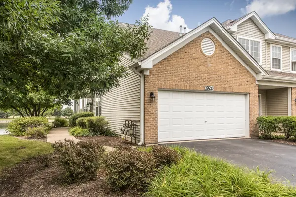 1920 Golden Gate Lane #1920, Naperville, IL 60563