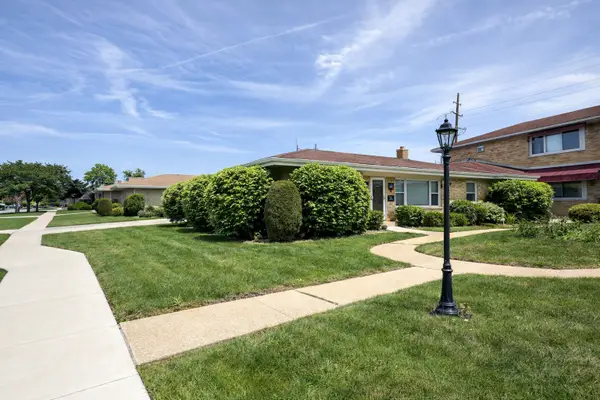 1547 Balmoral Avenue, Westchester, IL 60154