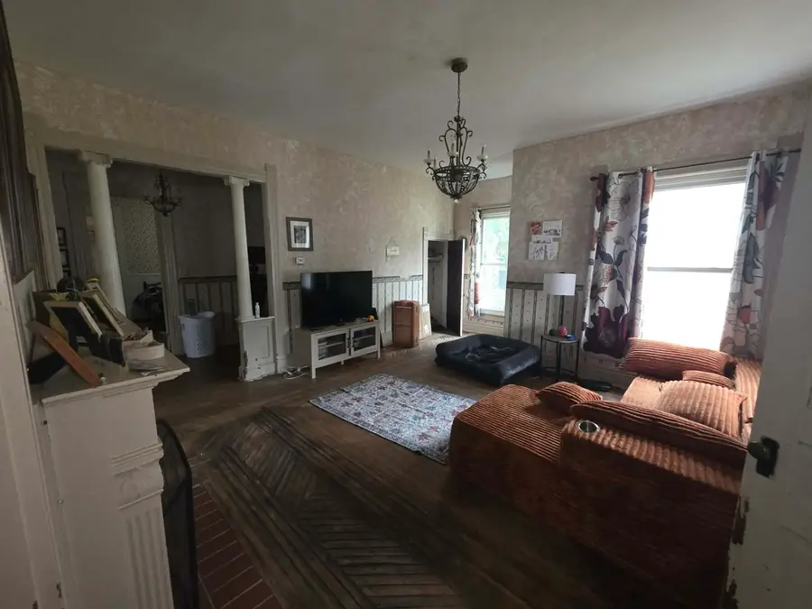 302 E Court Street, Paris, IL 61944 - #3