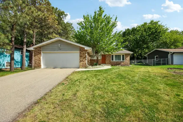710 Chelsea Drive, Algonquin, IL 60102