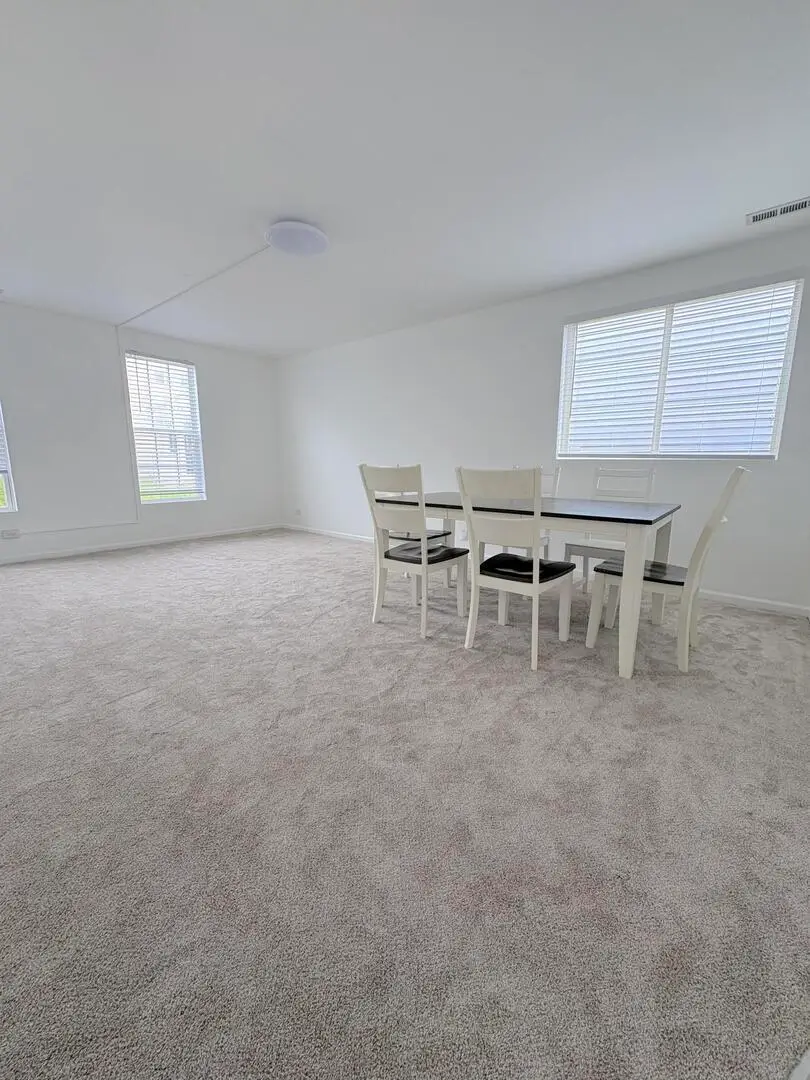 1066 Four Seasons Boulevard, Aurora, IL 60504 - #3