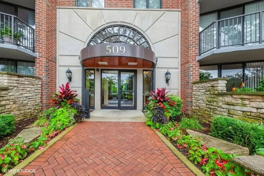 509 Aurora Avenue #220, Naperville, IL 60540 - #1