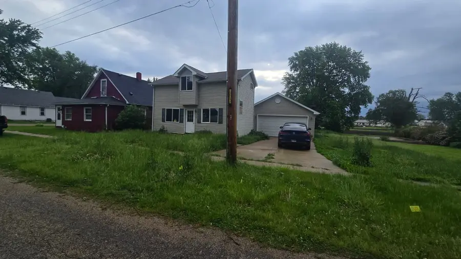 304 N Taylor Avenue, Cherry, IL 61317 - #3
