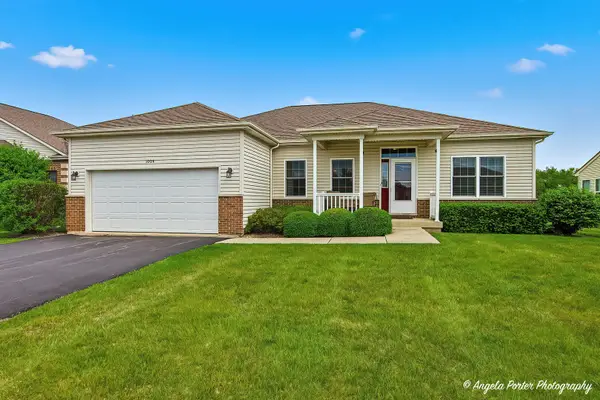 1004 Monroe Avenue, McHenry, IL 60050