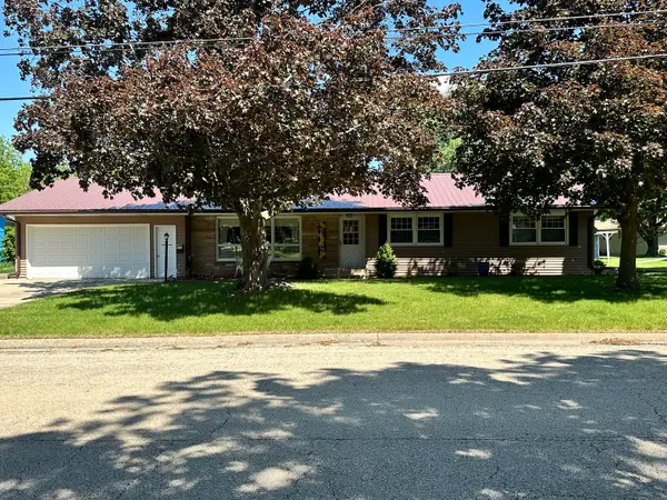 802 Glenwood Drive, Morrison, IL 61270