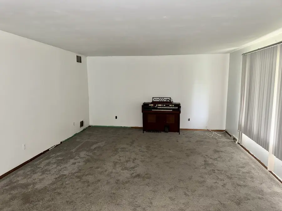 155 S Ottawa Street, Joliet, IL 60436 - #3