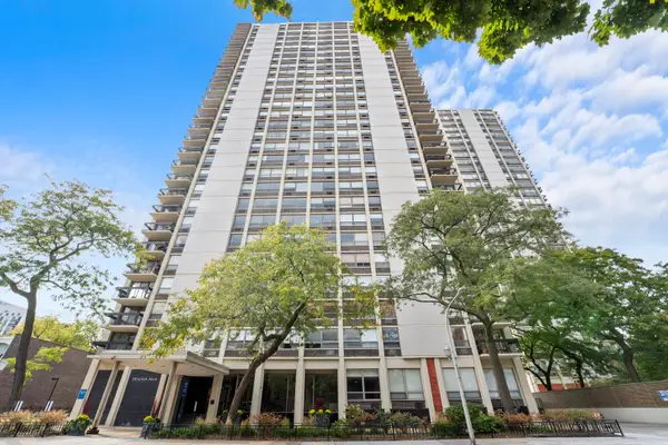 1355 N Sandburg Terrace #2801, Chicago, IL 60610