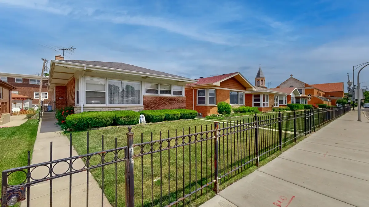 2816 W Bryn Mawr Avenue, Chicago, IL 60659 - #1