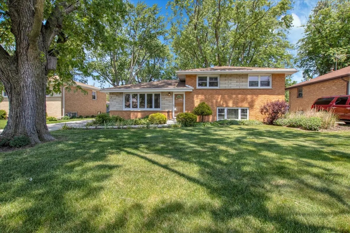 7924 74th Place, Bridgeview, IL 60455 - #1
