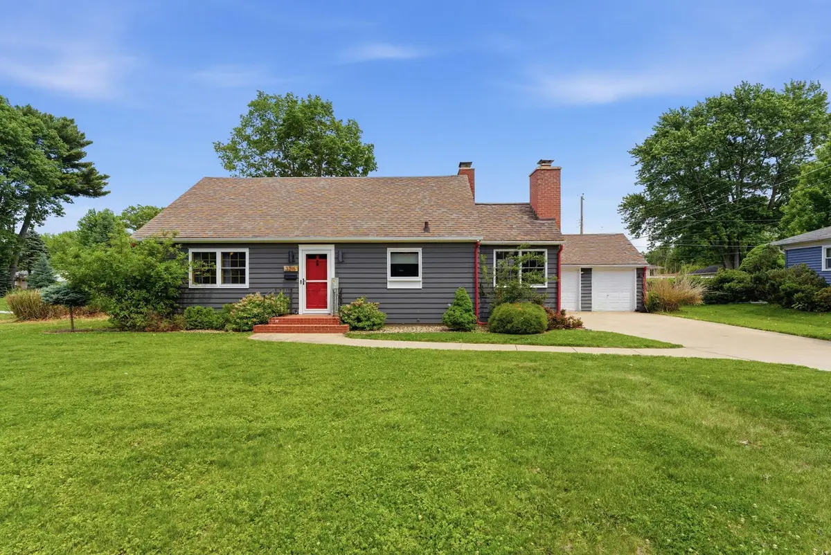 3215 34th Street, Rock Island, IL 61201 - #1